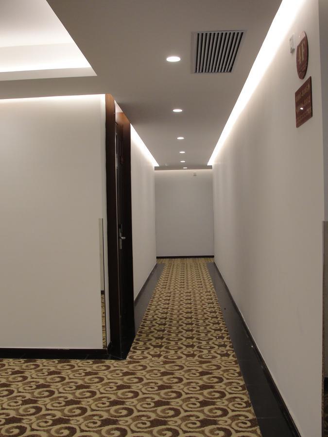 Royal Holiday Hotel Yangon Exterior photo
