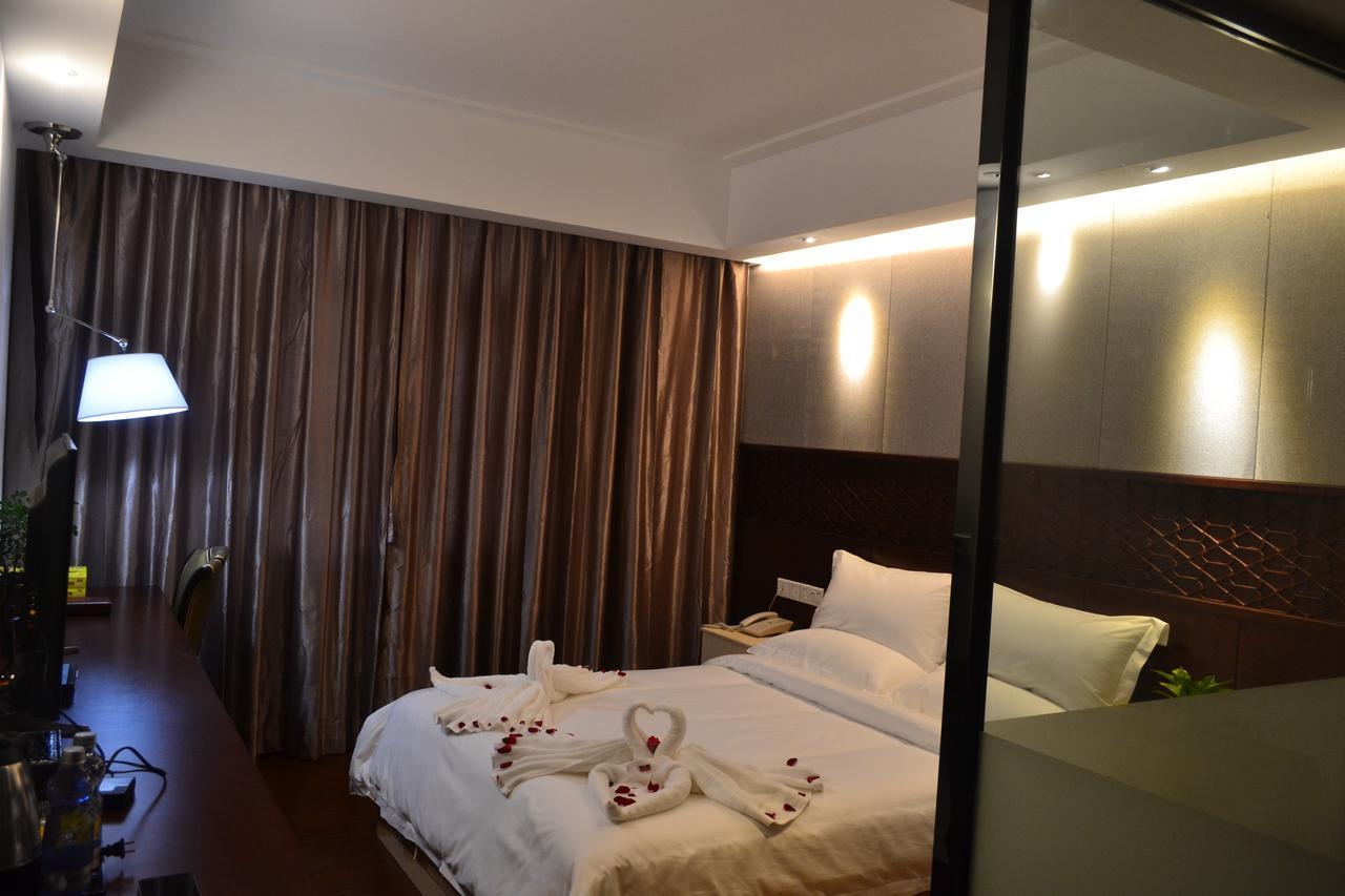 Royal Holiday Hotel Yangon Exterior photo