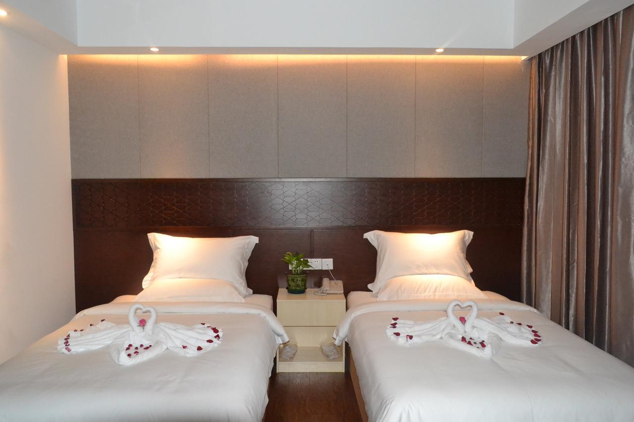 Royal Holiday Hotel Yangon Exterior photo