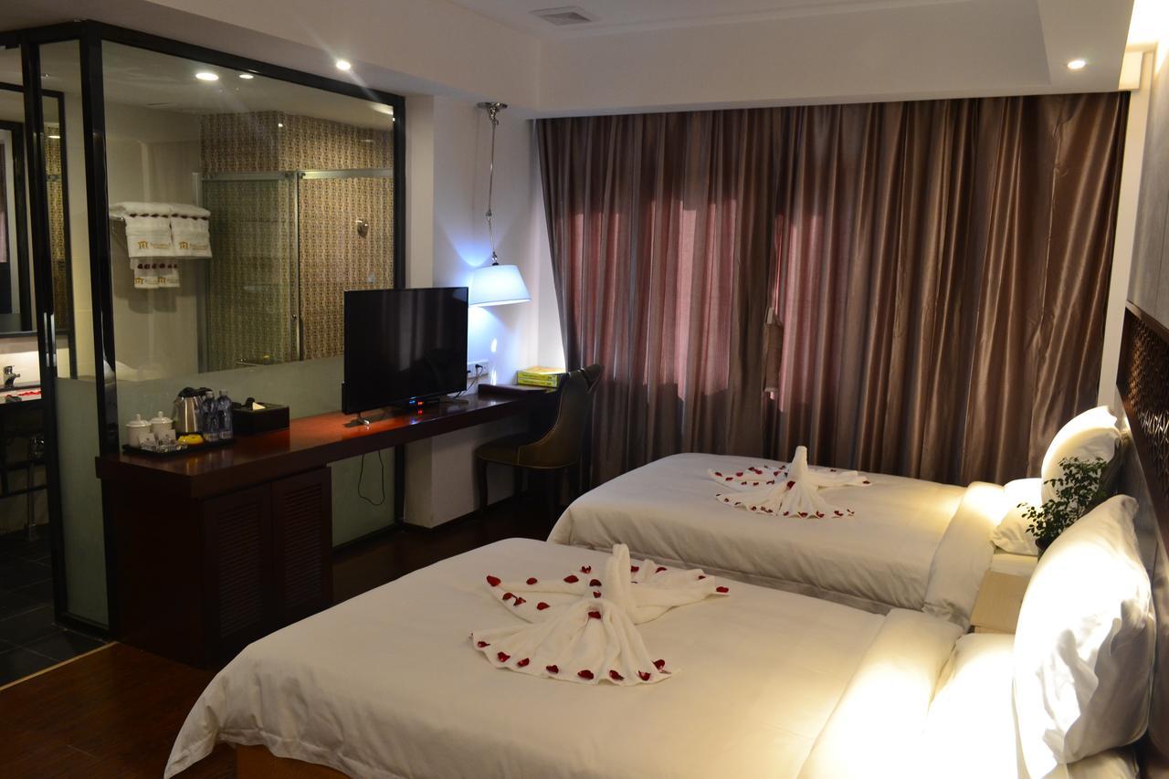 Royal Holiday Hotel Yangon Exterior photo