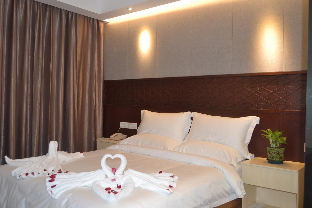 Royal Holiday Hotel Yangon Exterior photo