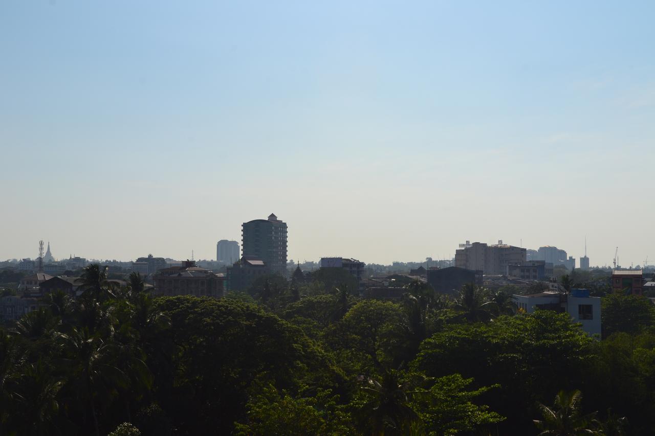 Royal Holiday Hotel Yangon Exterior photo