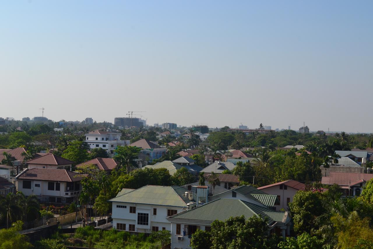 Royal Holiday Hotel Yangon Exterior photo