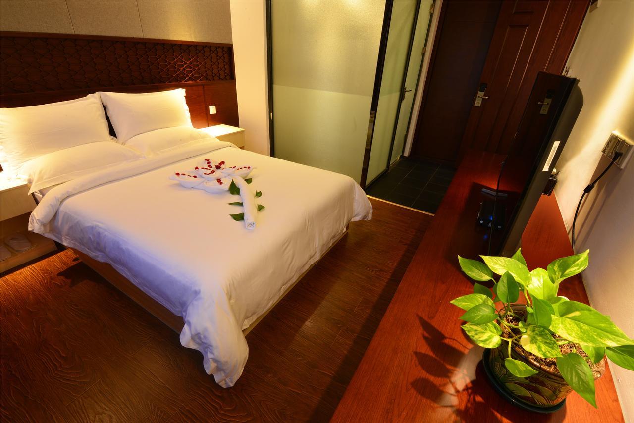 Royal Holiday Hotel Yangon Exterior photo