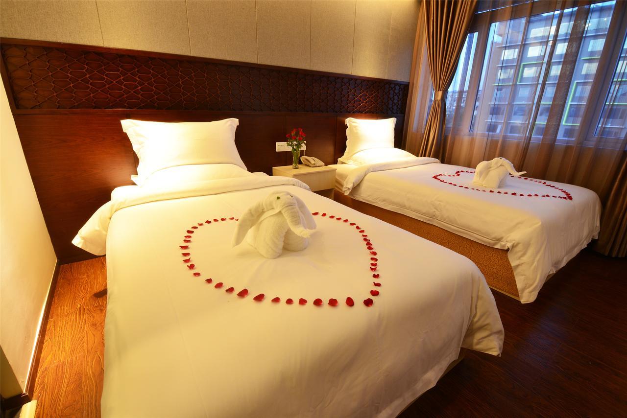 Royal Holiday Hotel Yangon Exterior photo