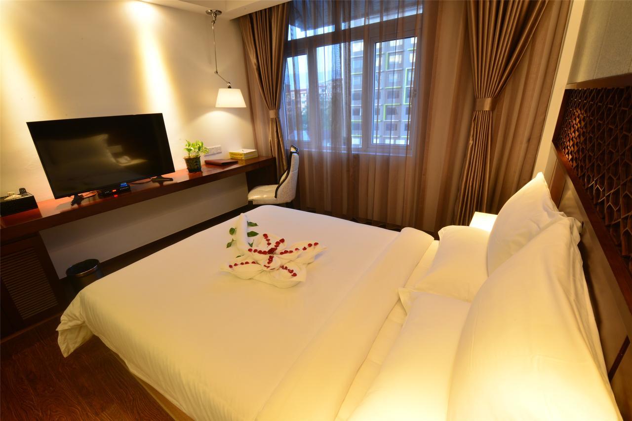 Royal Holiday Hotel Yangon Exterior photo